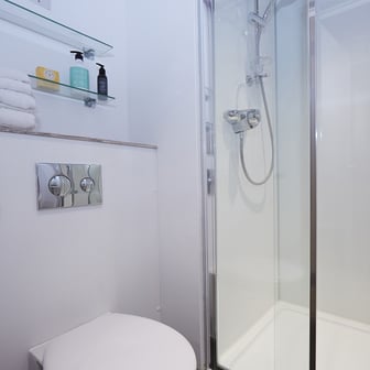 Deluxe Studio - Image 4